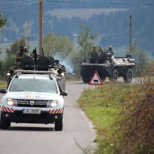 Exercițiu tactic militar în Alba și Ardeal. Blindate și echipamente de tehnică militară pe drumurile din zonă.