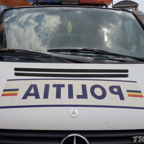 Un tânăr de 18 ani acuzat de bătaie, reținut de polițiști în Coșlariu