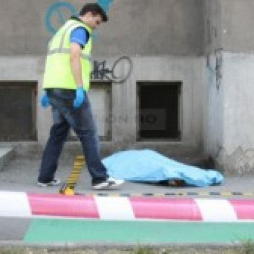 Fost deschis dosar penal în urma decesului tinerei căzute de la etajul 8