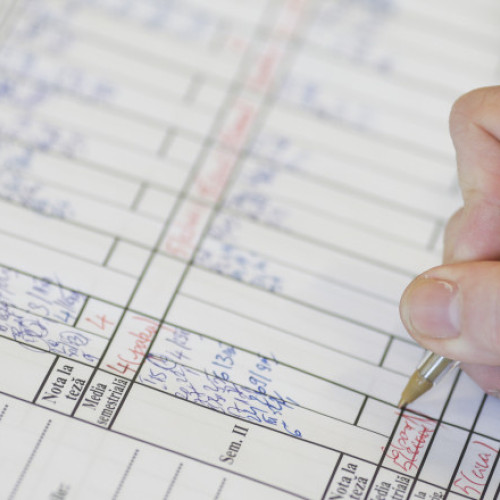 Propunere de modificare la regulile privind admiterea la liceu/facultate pentru a pune accent pe comportamentul elevilor.