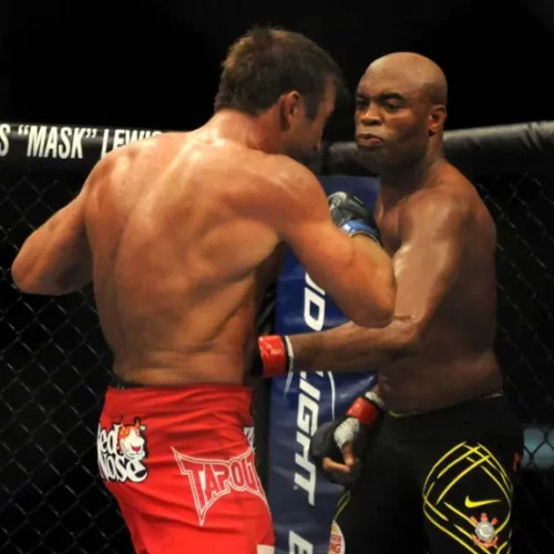 Campionul MMA Jon Jones, acuzat pentru amenințarea cu moartea