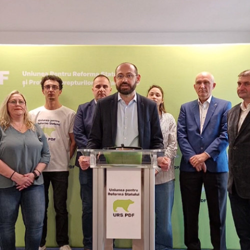 Lansarea formațiunii politice URS.PDF la Brașov, pentru reformarea statului și protecția drepturilor fundamentale. Senatorul brașovean Tudor Benga prezintă candidații pentru alegerile locale.