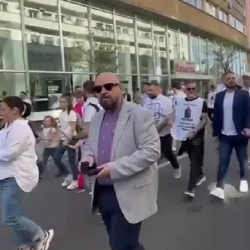 Bucureștiul, orașul fără înfrângere, despre nevoile triste și despre giganții primarilor care l-au modernizat