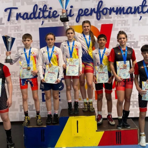 Luptătorii din Târgu Mureș, performeri la Cupa României la lupte pentru copii