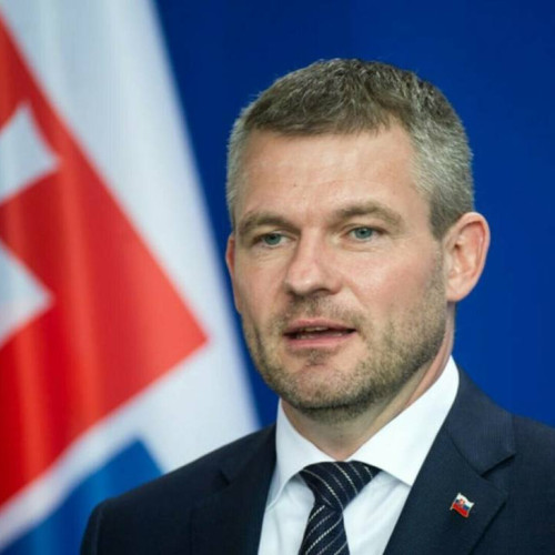 Peter Pellegrini, candidatul guvernului stângiștilor naționaliști, a câștigat alegerile prezidențiale din Slovacia și devine noul președinte, alăturându-se echipei pro-ruse a premierului Robert Fico. Noul lider în vârstă de 48 de ani a învins candidatul pro-occidental, diplomatul Ivan Korcok. Slovacia pierde astfel un aliat important al Ucrainei în cadrul UE și NATO. Președintele ales promite să sprijine guvernul și să îmbunătățească viața cetățenilor, dar și să susțină pacea. Korcok și-a recunoscut înfrângerea, însă speră ca Pellegrini