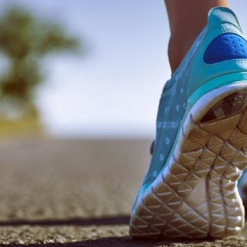 Asociația din Întorsura Buzăului ajută copiii să primească pantofi noi de Paște