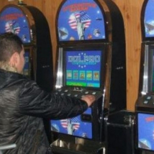 Lege împotrivă industriei păcănelelor, adoptată în Parlament. Sălile de jocuri de noroc vor fi închise în localitățile mici