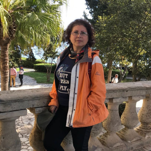 Nicoleta Berlea - Confruntare cu Publicul prin Expoziția de Artă "În fel și chip" la Biblioteca CARP Galați