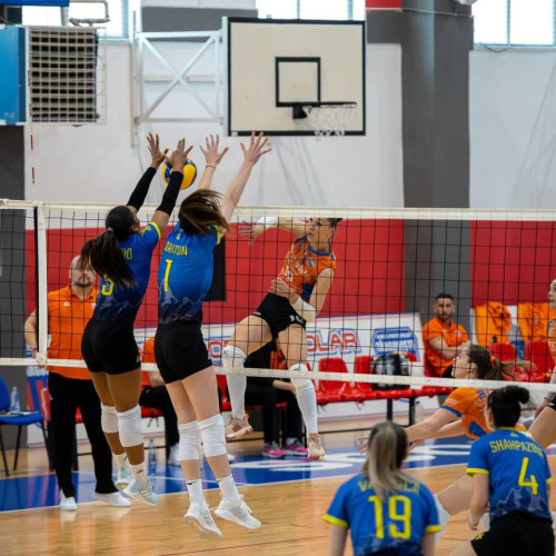 CSM Târgoviște, înfrângere cu CSO Voluntari în primul meci semifinal al Diviziei A1 la volei feminin.