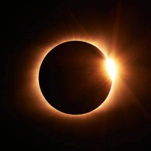 Eclipsa totală de Soare în America a durat peste 4 minute - NASA a realizat o transmisie specială de 3 ore.