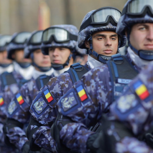 Președintele Klaus Iohannis solicită noi recruți pentru Armată în contextul unui proiect de lege privind stagiul militar voluntar ce urmează să ajungă în Parlament.