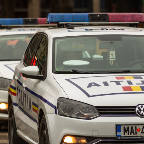 Conflict violent în Sectorul 1 ca urmare a unei parcari ilegale. Femeie retinuta dupa ce a agresat doi politisti: le-a smuls hainele si i-a lovit in fata