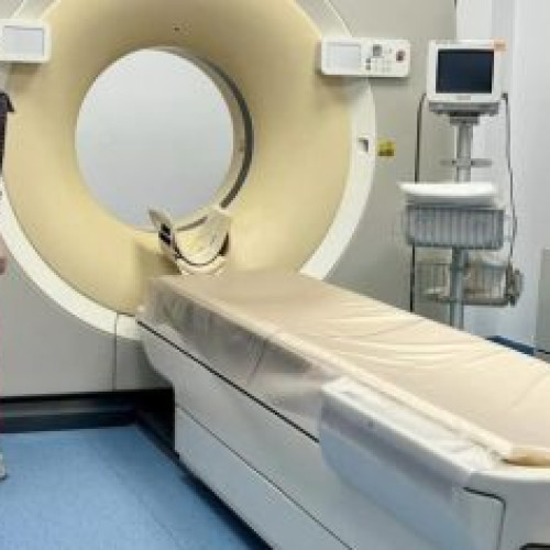 Complexul Multifuncțional Caraiman deschide un centru modern de imagistică medicală pentru tomografie computerizată, ajutând cetățenii Sectorului 1 să primească diagnosticuri precise și neinvazive. Serviciile includ imagisti cu formare de specialitate și personal instruit conform protocoalelor medicale.