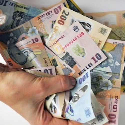 Persoană onestă găsește bani și îi preda poliției în Satu Mare