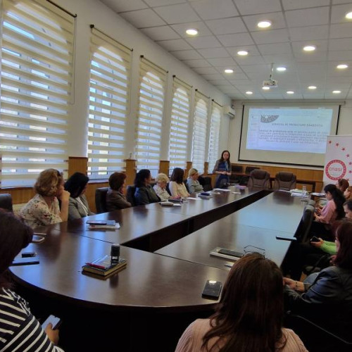 Primăria Moreni a găzduit workshop-ul "Intervenția asistentului social în abordarea beneficiarului consumator/dependent de alcool și droguri ilegale
