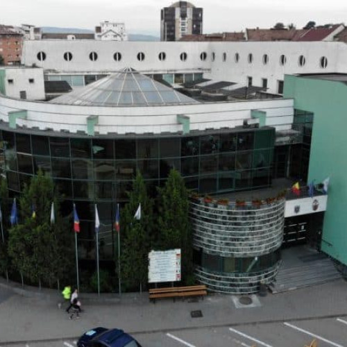 Primarul din Alba Iulia - Veniturile funcționarilor de la Primăria Alba, detalii despre sporuri și beneficii.