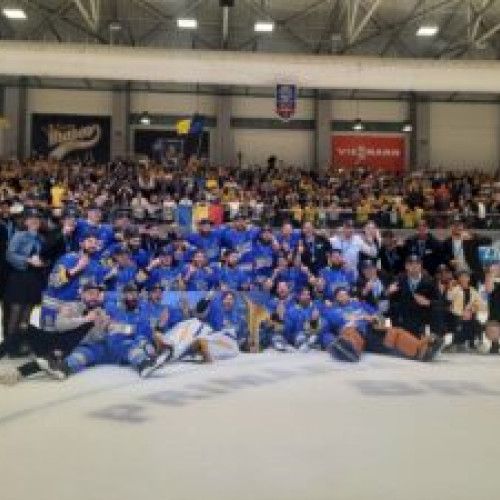 Victoria istorică pentru Brașov în Erste Liga la hochei: Corona își adjudecă trofeul în doar 4 meciuri!