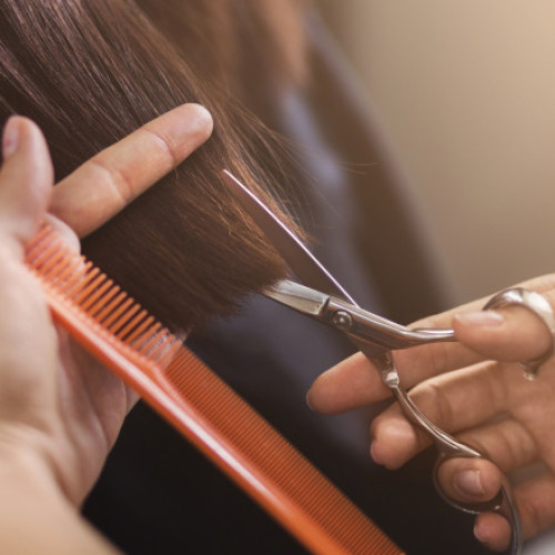 ANAF încurajează românii să solicite bonuri fiscale la saloanele de înfrumusețare pentru a evita costurile suplimentare