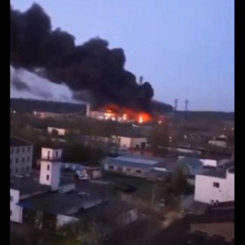 Video Atac masiv al rușilor cu drone și rachete hipersonice asupra infrastructurii critice din Ucraina. Incendiu uriaș lângă Kiev