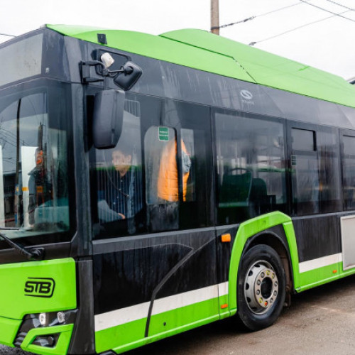 Noul lot de troleibuze Solaris ajunge in Bucuresti, unele linii de transport modificate. Primarul Capitalei anunta optimizarea transportului in comun.