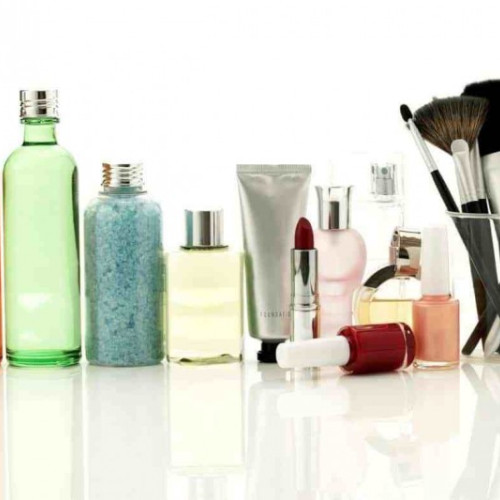 Sancțiuni pentru magazinele cu cosmetice periculoase în Brașov și Sibiu: amenzi de 70.000 de lei și avertisment