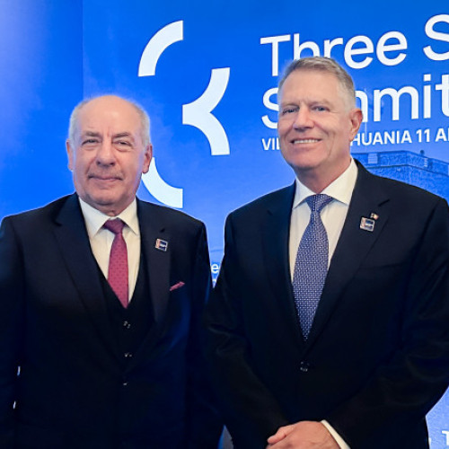 Preşedintele Klaus Iohannis discută cu preşedintele Ungariei la summit-ul de la Vilnius