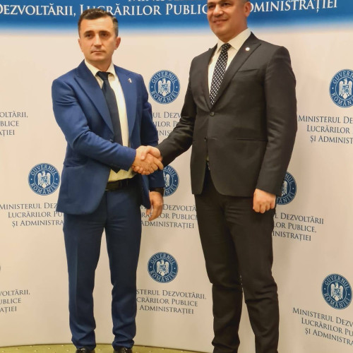 Primăria Lungulețu a semnat contractul de reabilitare a Drumului Conțești (DCL 437) cu finanțare de la programul național de investiții 'Anghel Saligny' în colaborare cu proprietarii terenurilor