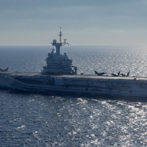 Franța trimite un portavion nuclear în Marea Mediterană, sub control operaţional NATO. „Este un mesaj adresat ruşilor”