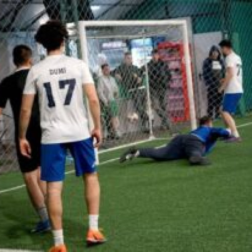 În doar 3 luni debutul unei noi echipe din Brașov în Liga Pro Brașov, Divizia B, o competiție de minifotbal cu 14 formații înscrise la start, sub o nouă denumire. "Cu toții am început să jucăm de mici, iar performanța națională a României ne motivează să ne creștem nivelul și să ajungem cât mai sus. Obiectivele noastre sunt mici, să ne clasăm în primele 10 și să ne batem ulterior la promovare. Echipa noastră este tânără, cu vârste în jur de 20 de ani, iar autofinanțarea ne împiedică să fim pe picior de egalitate cu celelalte echipe care au sponsoriză