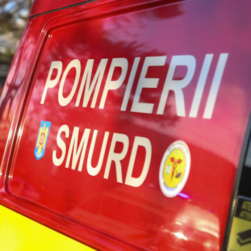 Patru persoane transportate la spital în urma incendiului de la un bloc din Gara Obor, București.