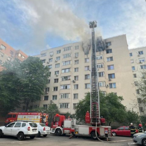 VIDEO. Doi morți și 9 răniți într-un incendiu puternic la un bloc cu opt etaje din București