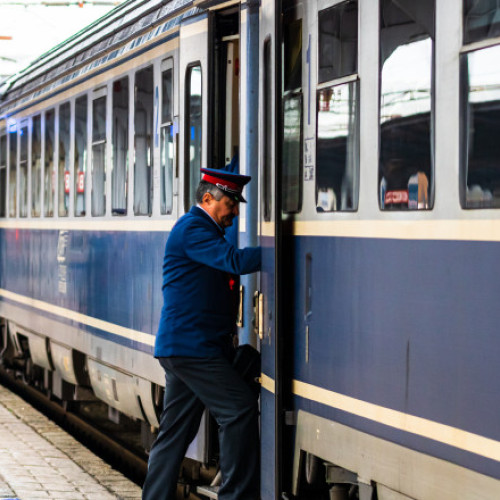 ["AWN - CFR Anunță Suplimentarea Trenurilor în Minivacanța de 1 Mai și Paște"]