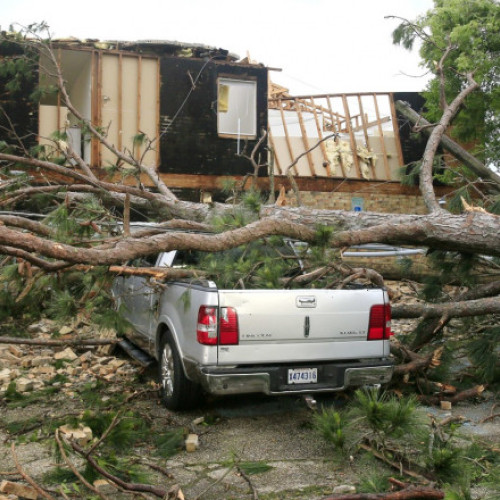 SUA lovite de tornade puternice în Sudul țării: Inundații și pagube grave