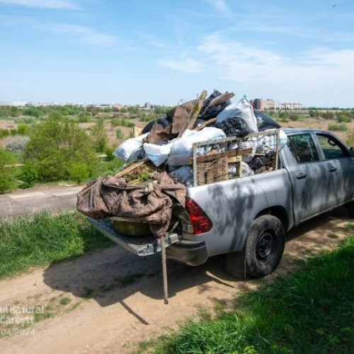 Nicușor Dan: 7,6 tone de deșeuri, adunate din Parcul Natural Văcărești