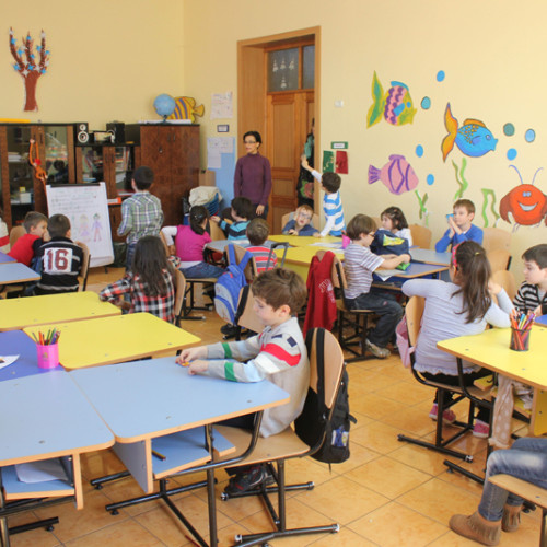 Mii de copii din Mureș anunțați să fie înscriși în clasa pregătitoare în toamna aceasta