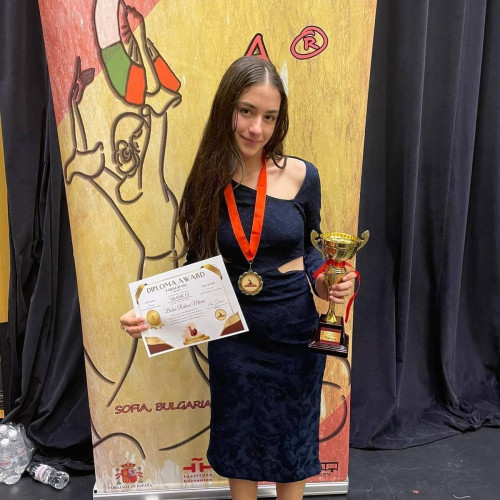 Elevă de la Școala de Arte „Octav Enigărescu” a câștigat Premiul 1 la Festivalul Internațional „Abanico” din Bulgaria