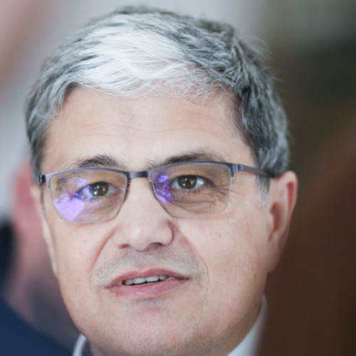 Ministrul Finanţelor, Marcel Boloş, declară că investițiile despre care vorbește încep să-și facă simțită prezența, după ce Agenţia S&P a reconfirmat ratingul suveran al României și perspectiva stabilă. Externi specialiști evidențiază progresul la capitolul reforme, dar mai este de muncă.