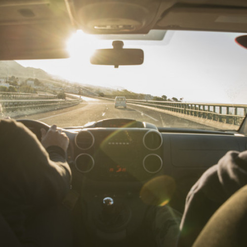 Accident rutier grav în Bihor: Doi adolescenți, la spital după ce au provocat o coliziune în timp ce conduceau un autoturism fără permis