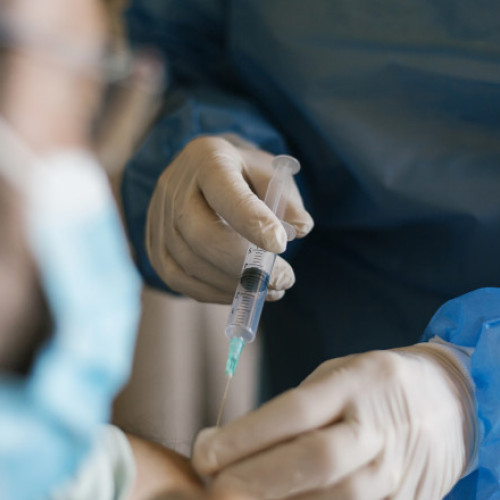 20 de persoane au fost condamnate într-un dosar de vaccinări fictive anti-COVID. Un registrator va sta 2 ani și 4 luni după gratii