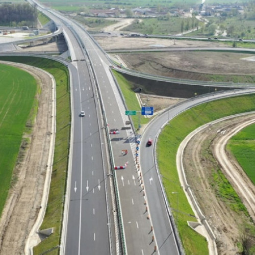 Se circulă pe încă 13 km din Autostrada de Centură a Bucureștiului A0 Sud, între drumurile naționale 4 și 6. Constructorul a terminat lucrările pe 7 km, deschizând circulația și pe cei 6 km ai Lotului 2 (Vidra - Bragadiru). Se circulă pe o treime din totalul de 52 de km ai semi-inelului sudic, asigurând legături la profil de autostradă spre DN6, DN5 și DN4. Lucrările se finalizează în iulie pentru restul de 10 km ai Lotului 1 (Glina - Vidra) pentru o conexiune cu Autostrada Soarelui (A2).