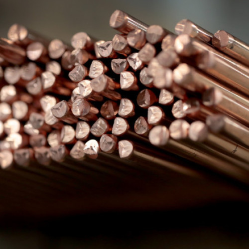 Rusia şi China fac comerţ cu sârmă de cupru, trecută în acte ca deşeuri, pentru a evita taxele şi sancţiunile