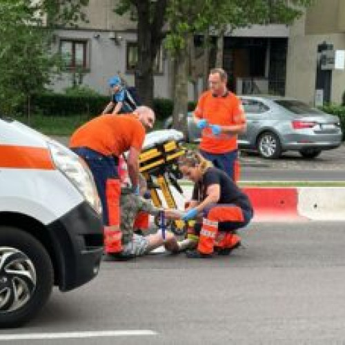 Pieton lovit de mașină pe Calea București: Incident în urma consumului de alcool. Bărbat rănit și transportat la spital pentru investigații.