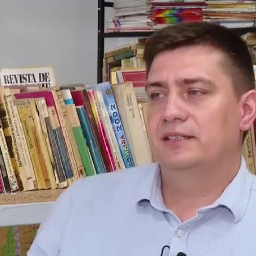 Video Povestea impresionantă a unui director din Călărași. Umblă din poartă în poartă pentru a-i convinge pe copii să meargă la școală