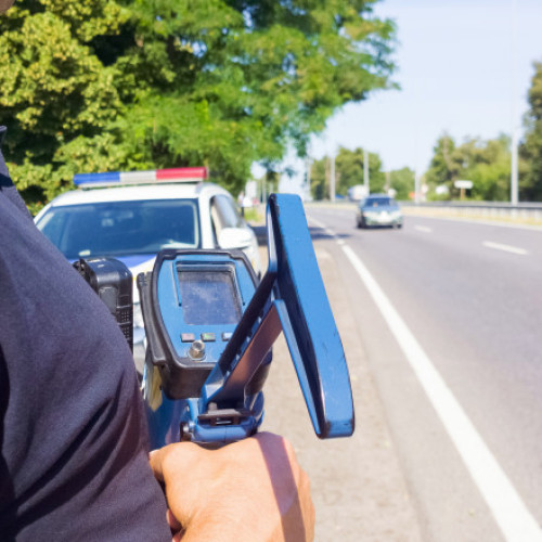 Polițiști din Maramureș trimiși în judecată pentru încercarea de a acoperi un coleg prins că depășise limita legală de viteză