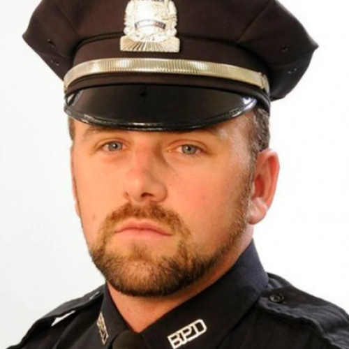 Crima bizară care a împărțit America în două. Cum a devenit moartea unui polițist din Boston o senzație națională