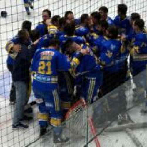 Corona Brașov câștigă campionatul național la hochei - reușită triplă istorică pentru echipa din Brașov (VIDEO)