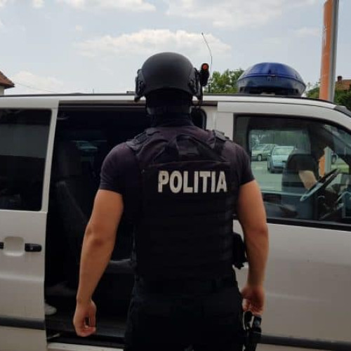 Condamanat pentru viol, un eliberat recent din închisoare este judecat în Alba Iulia pentru violarea unei escorte într-un hotel. Tânăra a scăpat într-un moment de neatenție.