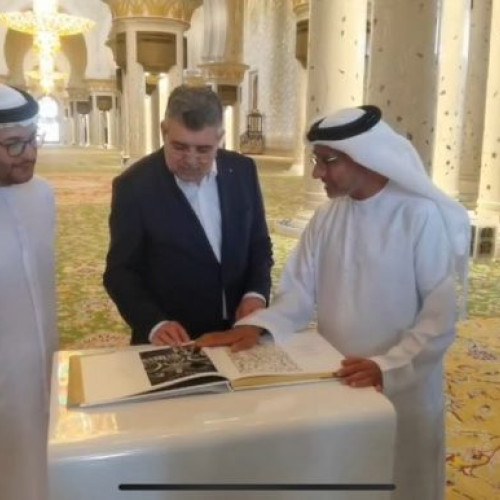 Premierul Ciolacu și delegația României în vizită la Moscheea Sheikh Zayed Bin în Emiratele Arabe Unite