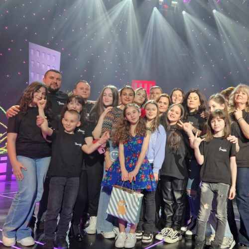 Sasha Damian, prima câștigătoare de la "Vedeta familiei", va concura în "Sezonul campionilor" la TVR 1. Urmăriți-o sâmbătă, 20 aprilie 2024, de la ora 11:00. Trei concurenți veniți din trei sezoane anterioare se bat pentru titlul de "Campionul publicului" și un premiu de 3.000 de euro în finala din 1 iunie.