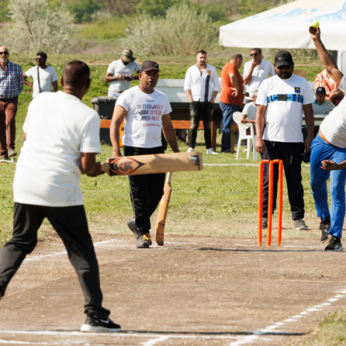 Srilankezii organiză un turneu de cricket la Galați, susținut de compania Firogal SRL
